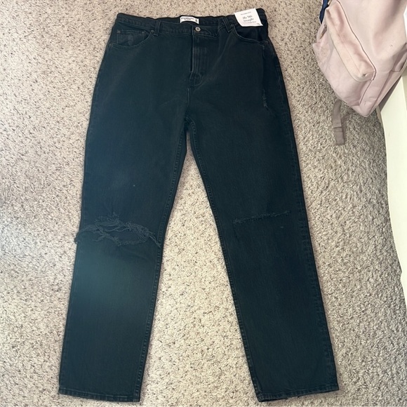 NWT ABERCROMBIE 90s STRAIGHT ULTRA HIGH RISE JEANS - Picture 8 of 10